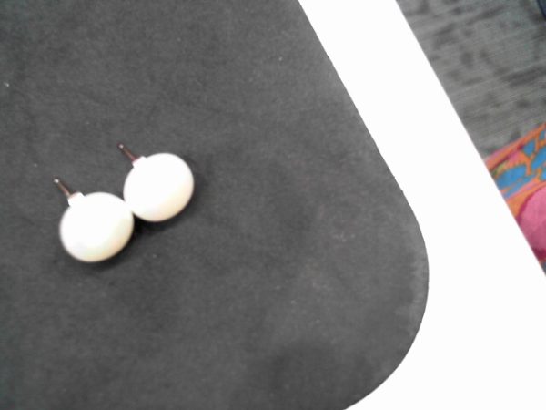 Lady's Pearl Earrings