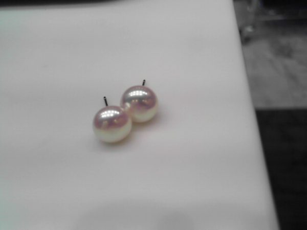 PEARL STUDS