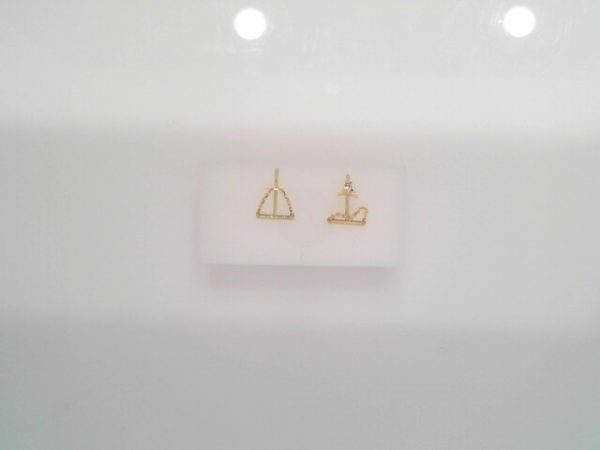SMALL BAR AND DRAPE CHAIN EARRINGS


TOTAL WEIGHT = 0.78 GRAMS