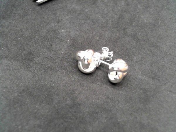 Lady's White Ss Earrings