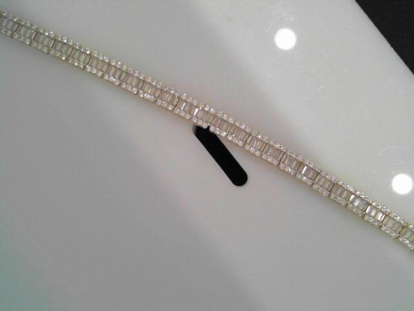 CZ TENNIS BRACELET
26.6 GMS
LEANTH 8"