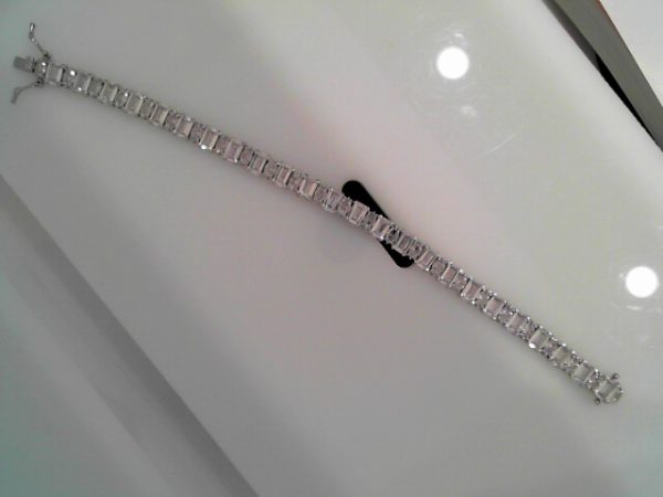 CZ TENNIS  BRACELE
17.3 GMS
LEANTH 7.25"
