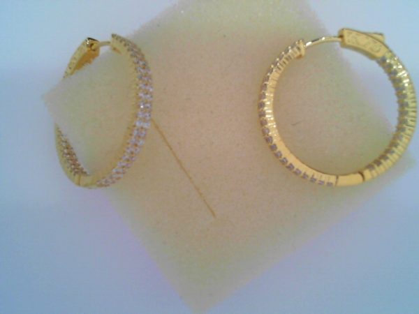 Lady's Yelloe SS  Button Lock MEDIUM Hoop Earrings

30 MM
9 gms
