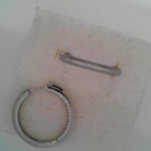 Lady's White SS Button Lock Small Hoop Earrings25 MM6.1 gms