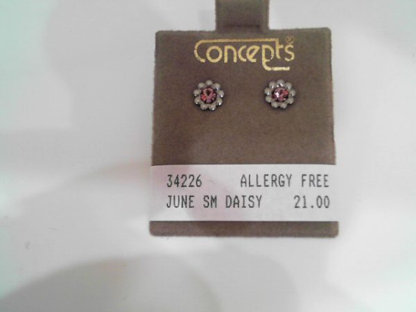 JUNE SM DAISY
