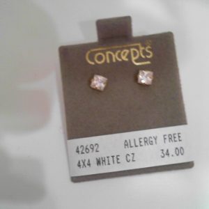 4X4 WHITE CZ