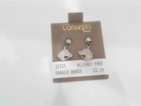 DANGLE HORSE