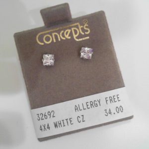 4X4 WHITE CZ