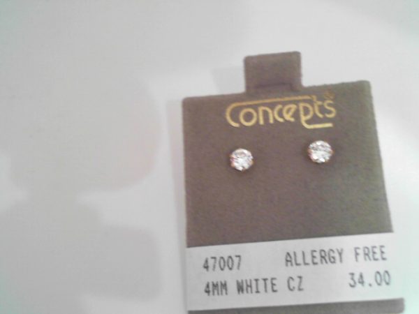 4MM WHITE CZ