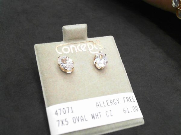 7*5 OVAL WHITE CZALLERGY FREE