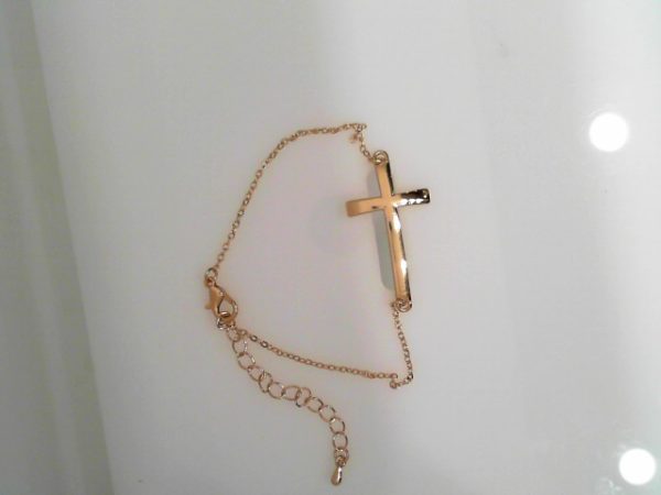 SS YG PLATE SIDEWAYS CROSS BRACELET