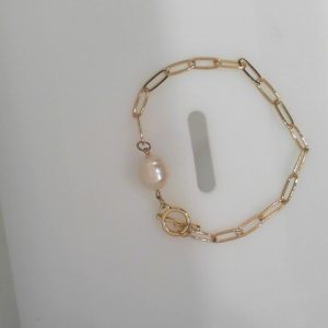 SS YG PLATE PAPERCLIP PEARL BRACELET