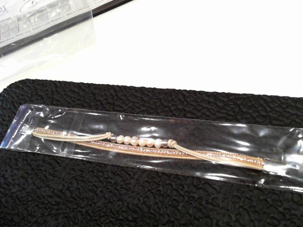 PEARL MEGNETIC CATCH BRACLET